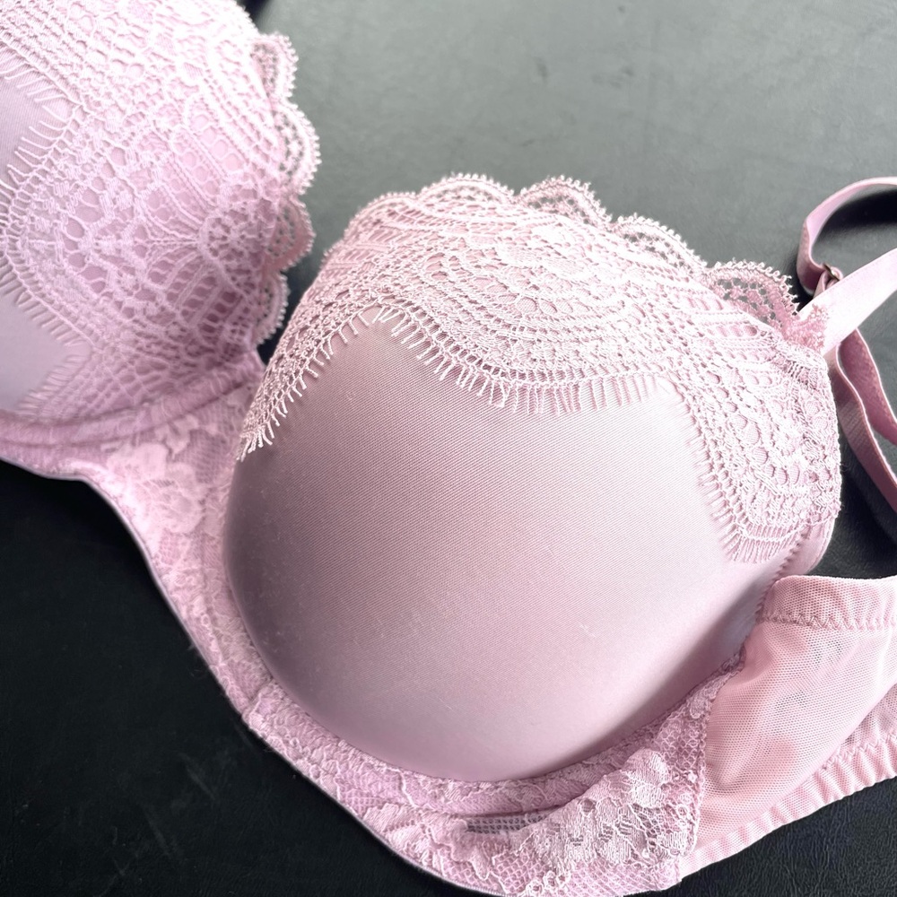 Victoria's Secret Light Pink Lace Bra